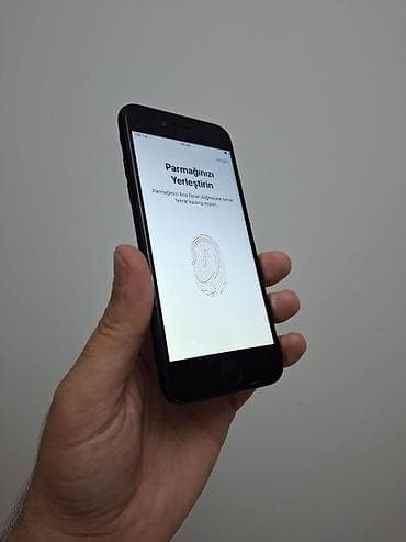 iphone 70: IPhone 7, 32 GB, Qara, Barmaq izi — 5