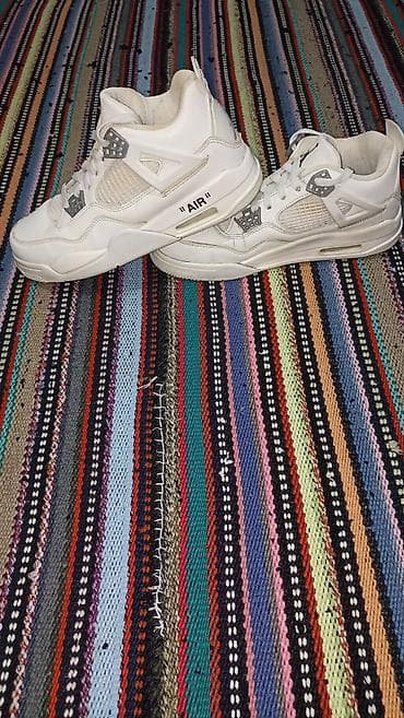 Məhsul: Ağ rəngli basketbol üslublu idman ayaqqabısı (hightop) Model