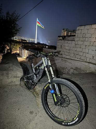 Qabağ Amortizator: rock shox boxxer Arxa amortizator:rock shox