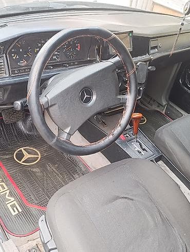 mersedes 2001: Mercedes-Benz 190: 1.8 л | 1992 г. Седан — 5