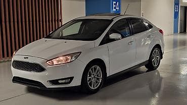 4 qapi niva: Ford Focus: 1.6 l | 2015 il 108000 km Sedan — 2