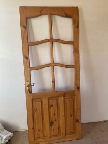 Qapılar və aksessuarlar: Taxta otaq qapısı (3ədəddir 3ü-120₼) çərçivəsi və zamokları var - — 1