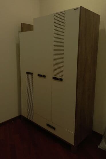 qedimi dolab: Açılan, 3 qapılı Düz dolab, Şifonyer — 2
