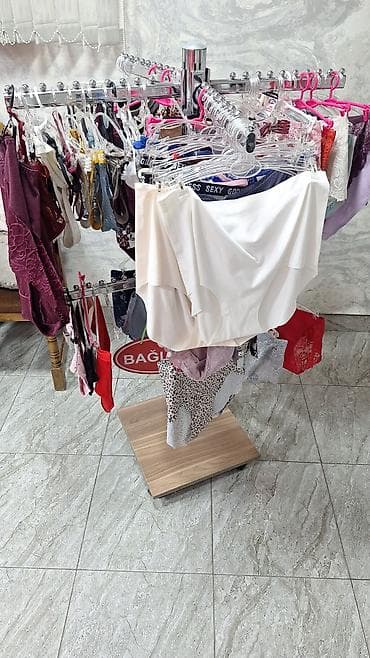 paltar rəfi: Gözəllik salonu və butik avadanlıqları - Vizaj/stilist masası: Geniş — 4
