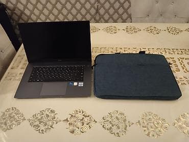 Huawei noutbuk + qoruyucu çanta - Model: Huawei (şəkillərdə) -