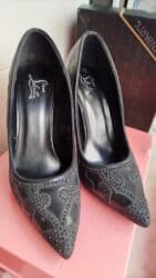 Qadın ayaqqabıları: İkisi birlikdə 20 azn — 2