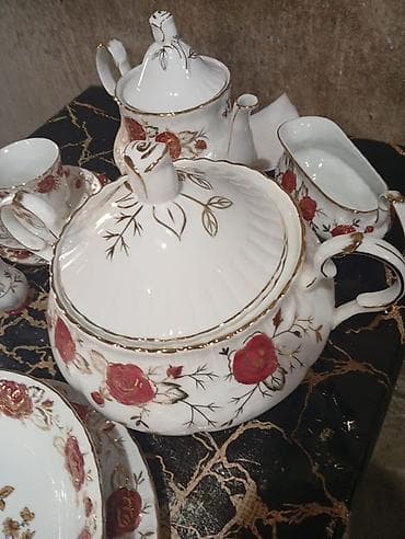 Porcelain servis dəsti – qızılı və qırmızı güllü naxış Zərif detallı — 5