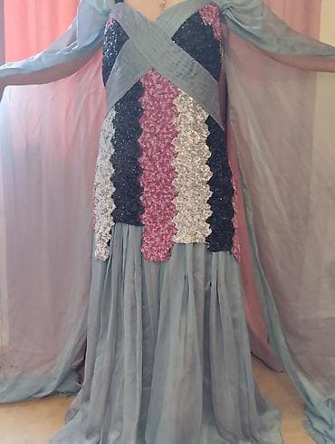 Geyim dəsti – zərli və zərif gecə/libaslar 1) Zərli şifon gecə