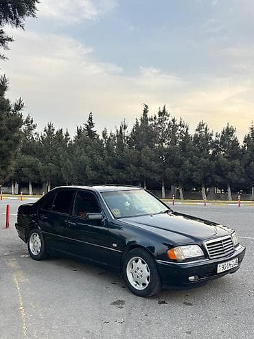 c 200 mercedes: Mercedes-Benz 220: 2.2 l | 1998 il Sedan — 2