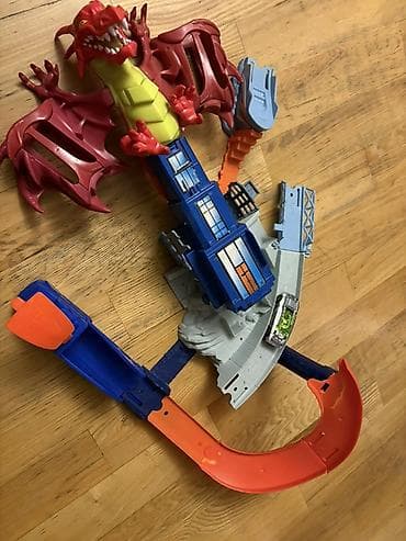 konstruktor maşınlar: Hot Wheels “Dragon Blast” tras oyuncağı Yaxşı vəziyyətdədir. Bütün — 3