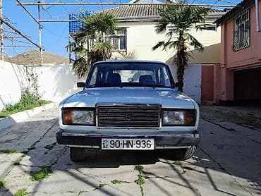 2107 satisi: Lada 2107 sedan – ağ rəng, 4 qapı, arxa ötürücülü klassik model — 1