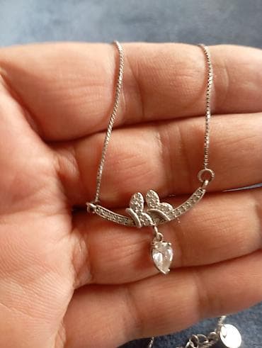 Gümüş rəngli zərif boyunbağı - Material: ağ/gümüş rəngli metal zəncir — 4