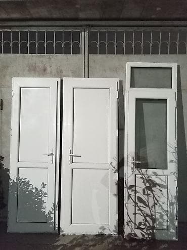 balka: PVC (plastik) qapılar – 3 ədəd - Material: ağ rəngli PVC profil — 1