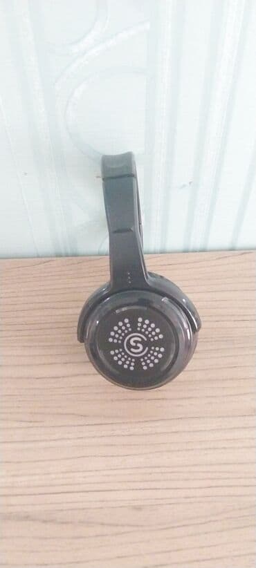 dj kontroller: Б/у Беспроводные (Bluetooth) Наушники, цвет - Черный — 1
