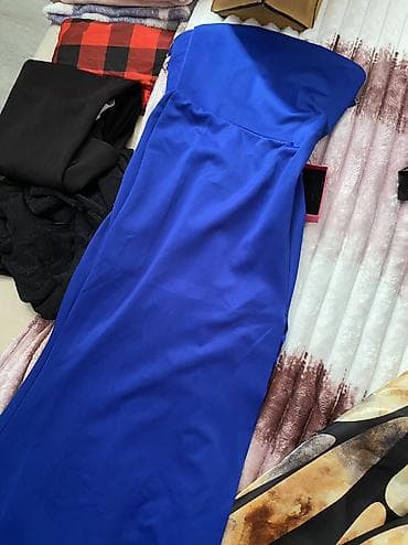 Paltolar: Arxasi iple baglanir hec geyinilmeyib razmer 40 strec 42 gedir — 2
