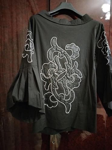 40-44 arası razmer. Hər biri 20 azn