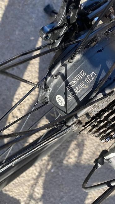 i̇sm: 🇺🇸 Amerika modeli 🔋 36V 7.8Ah batareya 🔋 30–35 km məsafə ⚙️ Tam işlək — 2