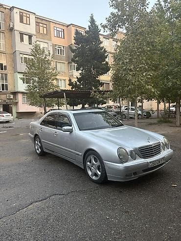 santafe 2012: Mercedes-Benz E-Class: 2.2 l | 2001 il Sedan — 6