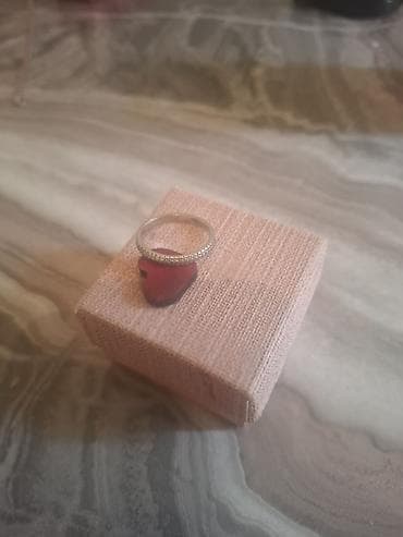 Gümüş üzük baha alınıb — 2
