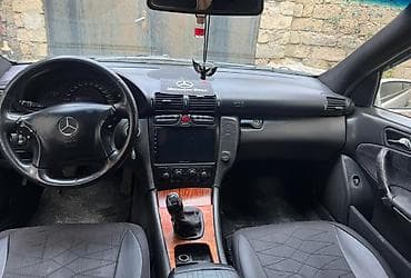 mini cooper kreditle: Mercedes-Benz 200-Series: 2 l | 2000 il Sedan — 6