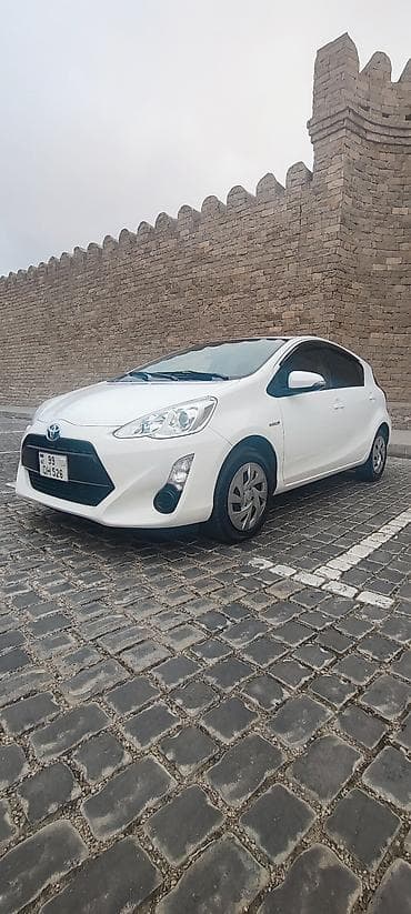 265 65 17 teker: Toyota Corolla: 1.6 l | 2018 il Sedan — 4