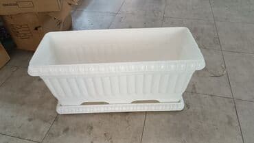 ezvay bitkisi: Dibçək Ağ rəngdə kvadrat uzun dibçək — bağ, eyvan və ya interyer — 5