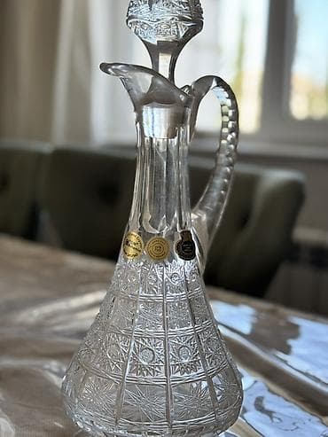 sufre: Tom kristal şərab dəsti Qiymet sondur 1 qrafin ve 13-14 qedeh .11 i — 2