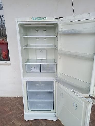 İşlənmiş 2 qapılı Indesit Soyuducu Satılır, rəng - Ağ