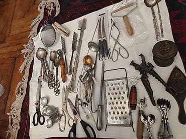 Mətbəx alətləri kolleksiyası – müxtəlif metal və taxta aksesuarlar