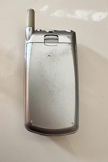 telefon htc: LG rəng - Gümüşü, Düyməli — 4