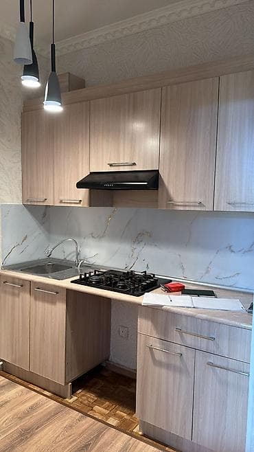 Mətbəx mebeli satılır 300₼. Ölçü 2.10. Üzərində qaz moyka aspirator