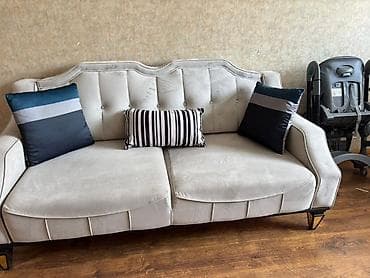 💰 160 AZN – Divan 
📍 Ünvan: Biləcəri
Sara04 | Kod: 3777 E