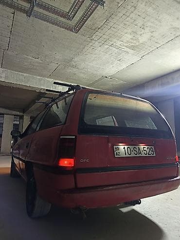 Opel Astra: 1.6 l | 1996 il 271000 km Universal — 4