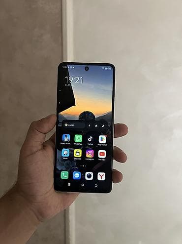 processor core i7: Tecno Spark 10 Pro, 256 GB, rəng - Ağ, Barmaq izi, Face ID — 8