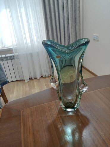 xurustal vaza: Bir vaza — 1