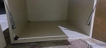 mebeller: 2 eded divar ucun şkaf. Aşagidan yuxari açilir Cutü 40 azn. Unvan — 2