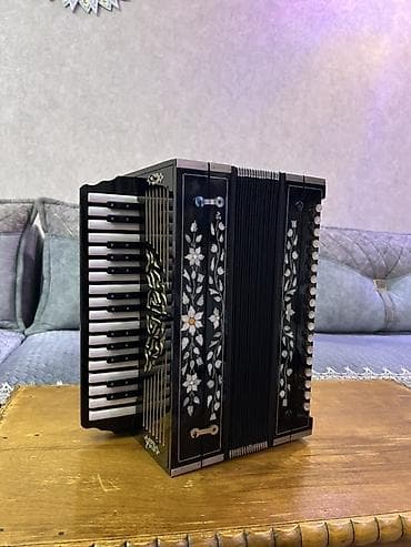 piano: Akustik Akkordeon, İşlənmiş, Ünvandan götürmə, Pulsuz çatdırılma, Ödənişli çatdırılma — 1