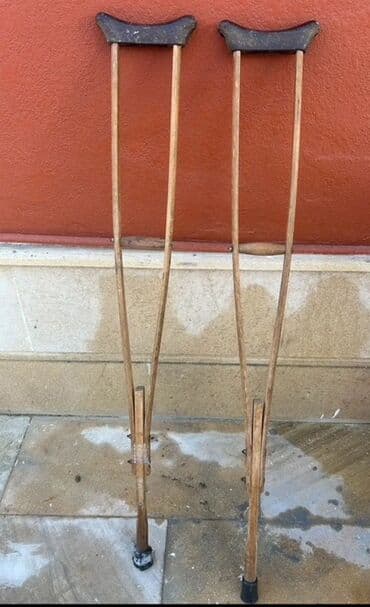 Tibbi avadanlıq: Taxta qoltuqağacı dəsti - Material: bərk taxta karkas - Üst hissə — 1