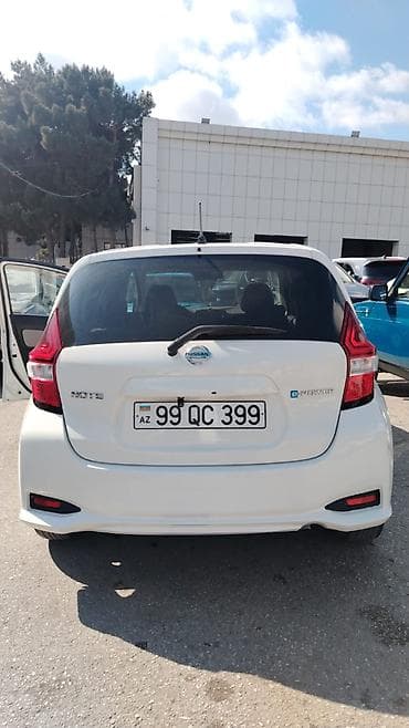 Nissan Note: 1.2 l | 2016 il Hetçbek