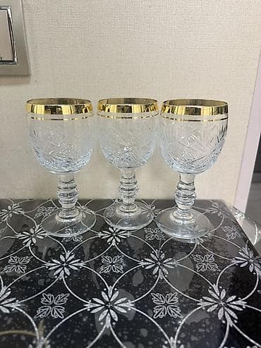 ps servis: Məhsul: Şüşə qədəh və porselen kasalar dəsti Tərkib: - 3 ədəd hündür — 2
