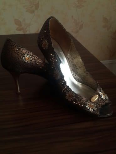 Daraq panellər: Italyanskie tufli-bosonojki — 1