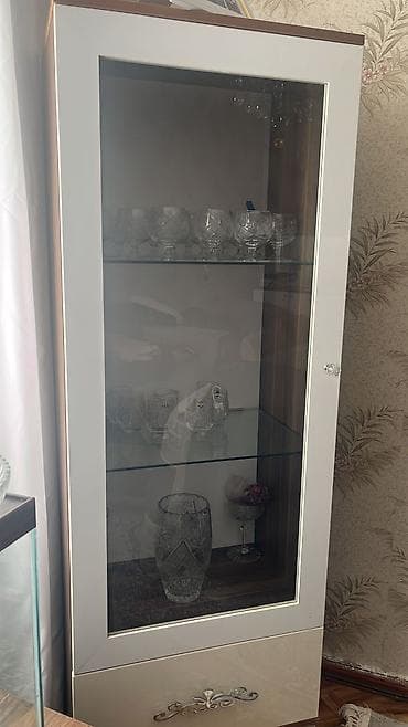 Şkaf vitrin dəsti – 2 ədəd unvan razin - Material: ağ rəngli — 2