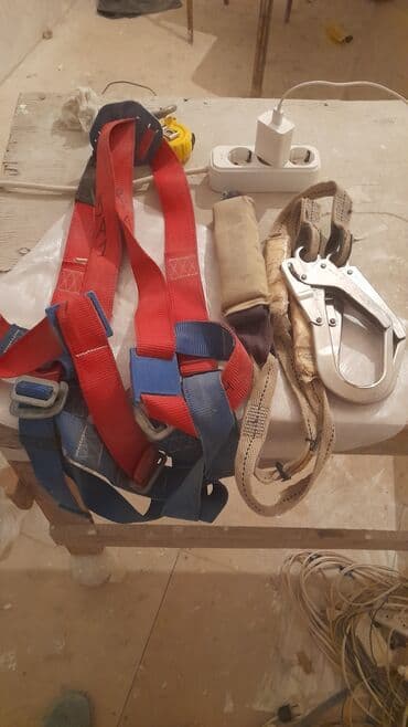 10 ədəddir.Yüksəkdə iş üçün təhlükəsizlik avadanlığı komplekti - Tam