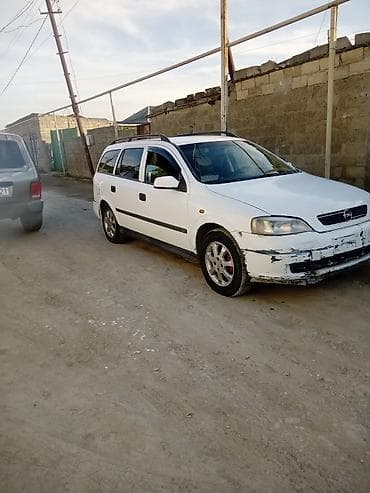 Opel Astra: 1.7 l | 1998 il 2255884 km Universal — 2