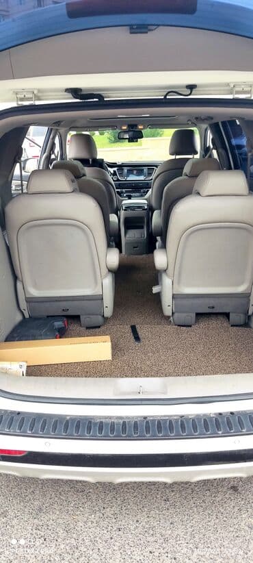 Kia Carnival (ağ rəng, miniven) - Geniş 9 yerlik salon, ailə və uzun lalafo.az -da — 10 Kia Carnival (ağ rəng, miniven) - Geniş 9 yerlik salon, ailə və uzun — 10