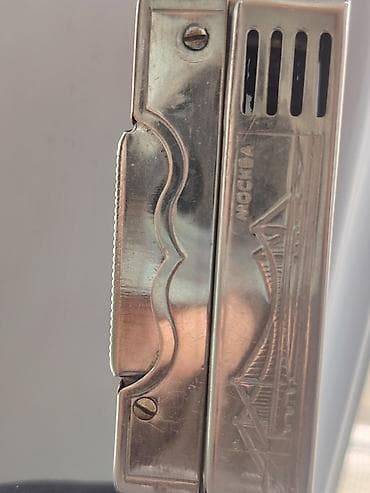 1998 ne ilidi: Moskva temalı metal benzinli alışqan 1987 - Korpus: Tam metal (gümüşü — 2