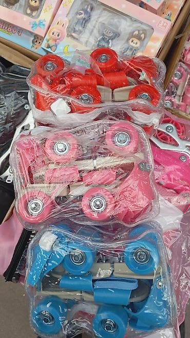 Uşaq üçün tənzimlənən dörd təkərli rollers (kvadro-roller) dəsti. -