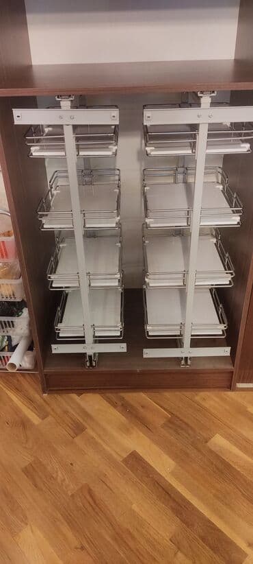 mətbəx rəfi: Mətbəx üçün mebelə qurulan polkalar. Dərinlik 55 hündürlük 105 qapaq — 7