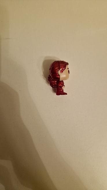 Fiqur, Plastik, rəng - Qırmızı