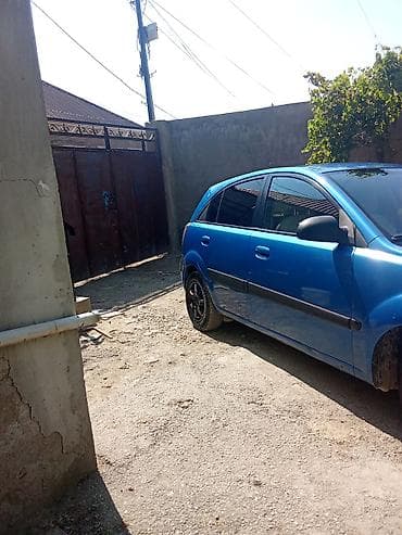 masin sat: Kia Rio: 1.4 l | 2008 il Hetçbek — 2